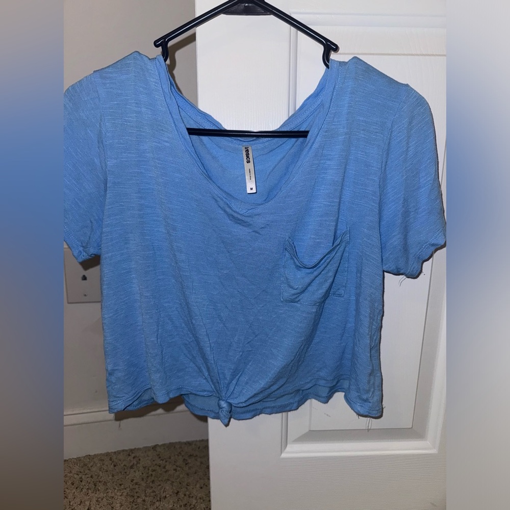 Never worn/ cropped yoga top